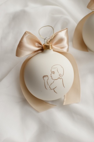 bombka z rysunkiem na podstawie zdjęcia