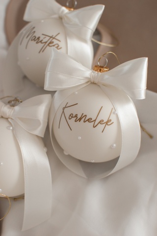 dwustronna bombka mleczna z perełkami