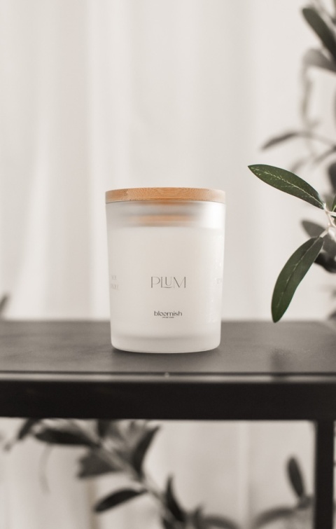 świeczka w matowym szklanym słoiku