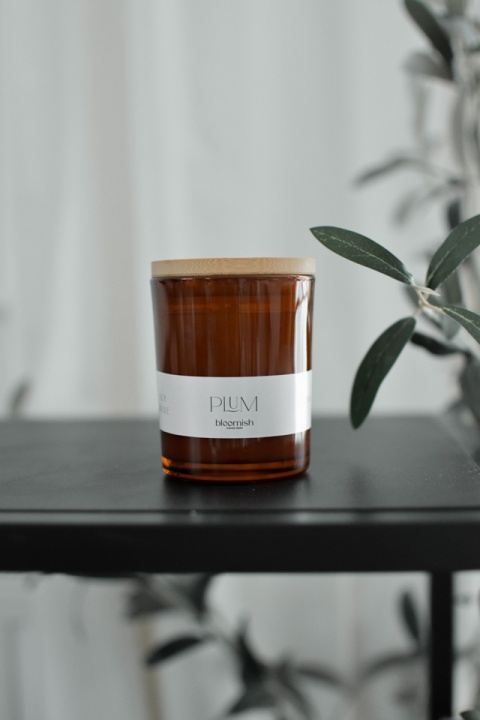 świeczka w słoiku z bambusowym wieczkiem